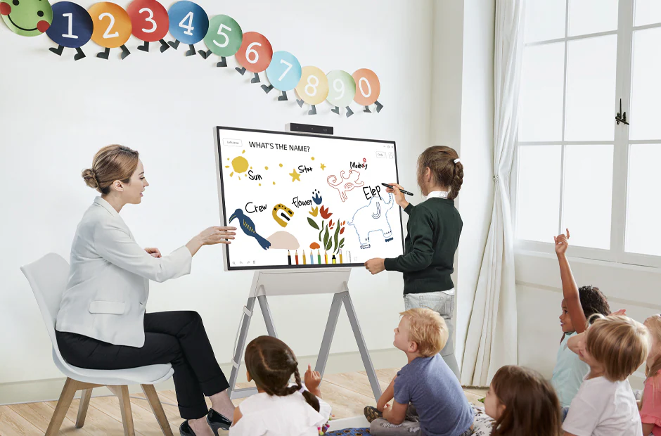 Nhà trẻCông cụ giáo dục tương tác dành cho trẻ em,với những bức vẽ và bài viết của chúng trong lớp học được lưu thành tệp hình ảnh.