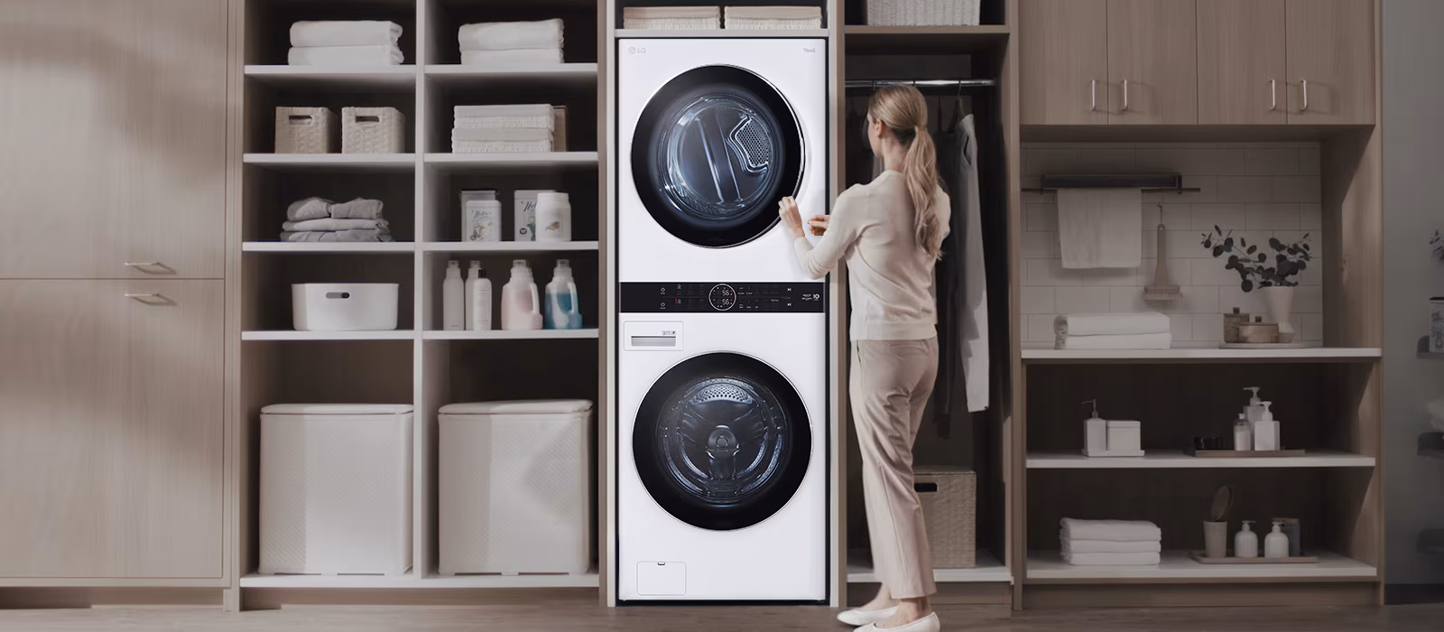 LG WashTower™ có Bộ điều khiển Trung tâm
